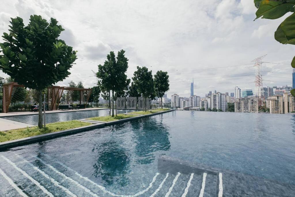 Pangsapuri New M Vertica 3bedroom 8pax Infinity Pool Mrt中文房东 *