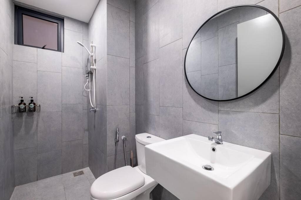 Pangsapuri New M Vertica 3bedroom 8pax Infinity Pool Mrt中文房东